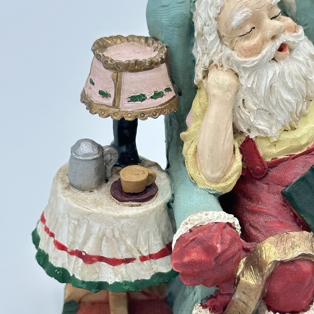 Vtg 1992 Santa's Best Classic Collectables Resin Figurine Santa Sleeping Cat Dog - Picture 8 of 9